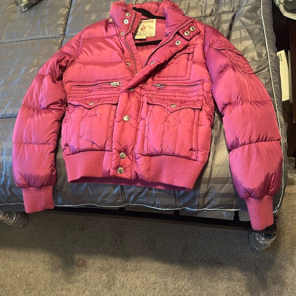 True Religion women’s puffer jacket in a vibrant pink color. Size s